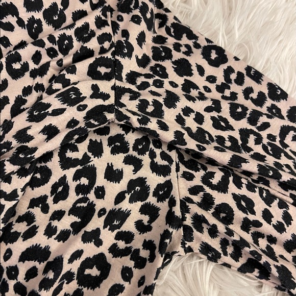 Leopard print | Top - Picture 10 of 16